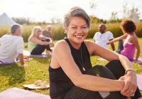 yoga-retreat-near-me-group-image